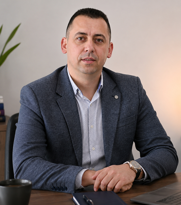 Абдусамед Шабани во канцеларија